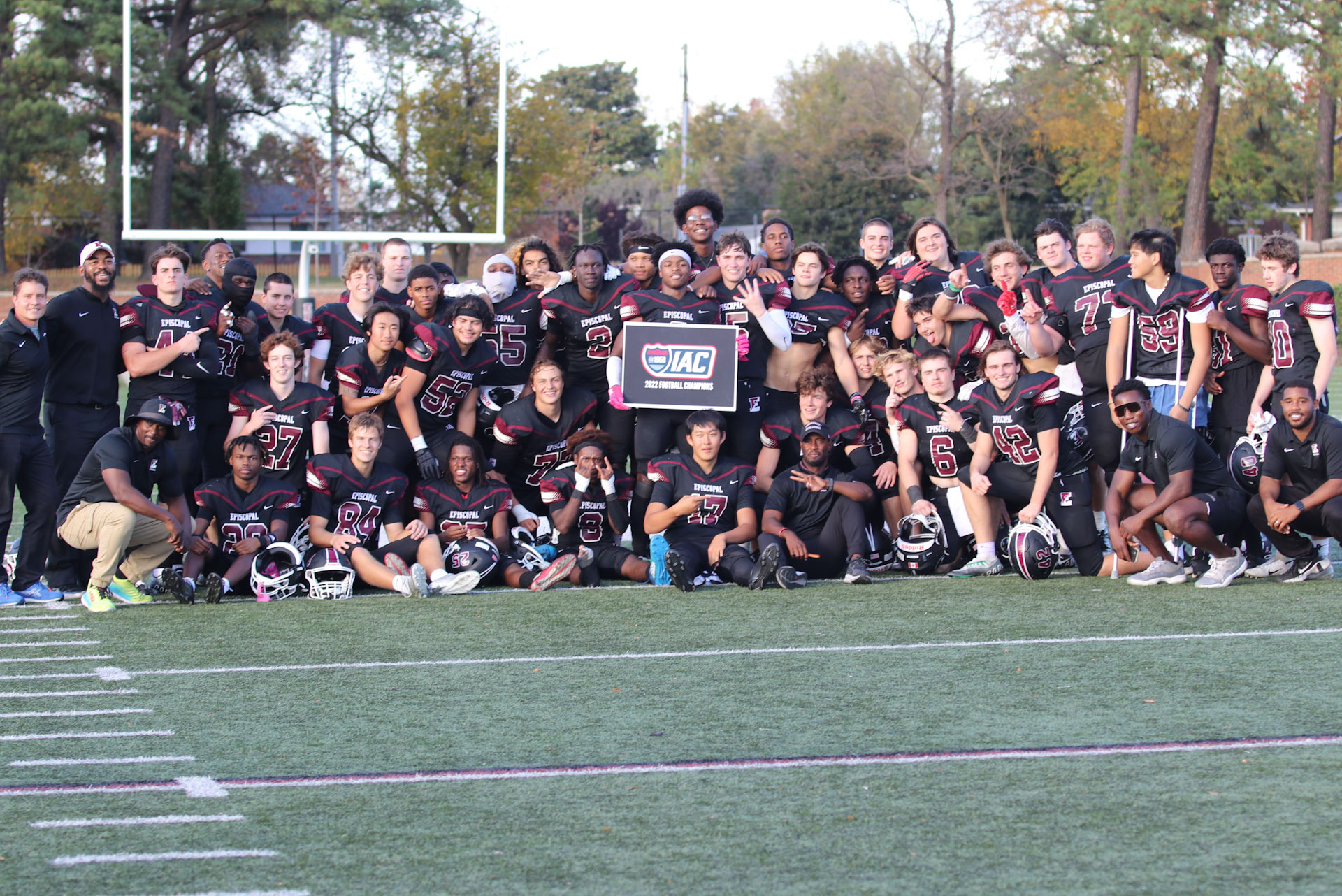 Episcopal defeats Bullis 10-7 to cap undefeated IAC season