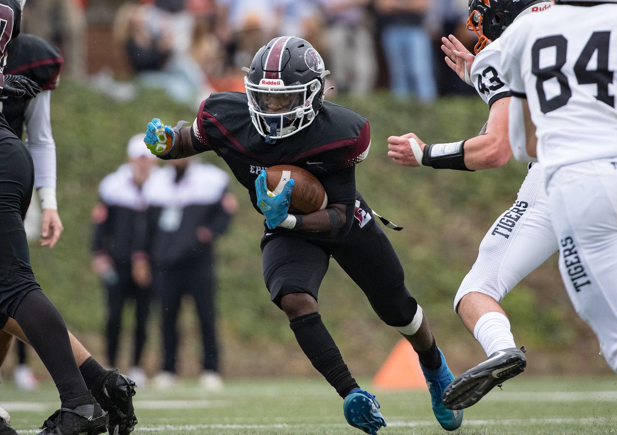 Episcopal football ranked #17 in pre-season Washington Post Top 20